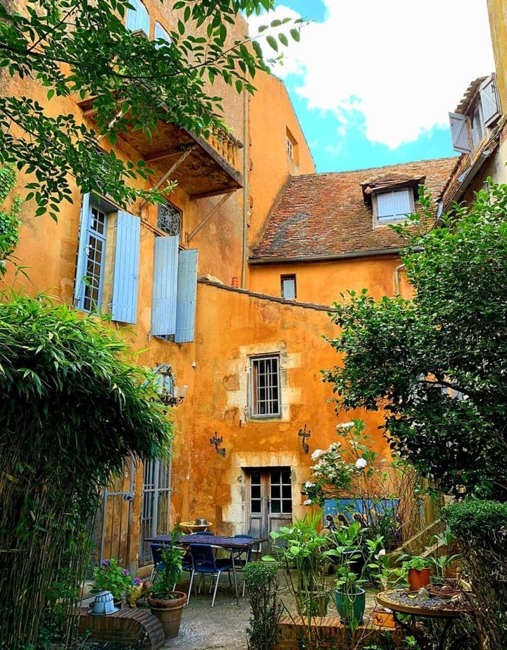 Life itself - The Bergerac Praxis Hub